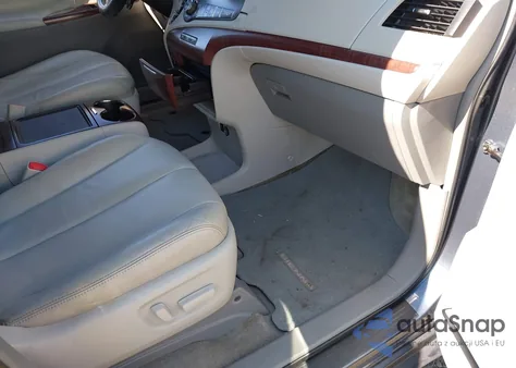 2014 Toyota Sienna Xle V6 8 Passenger z USA, uszkodzony, nr VIN 5TDYK3DC8ES503895